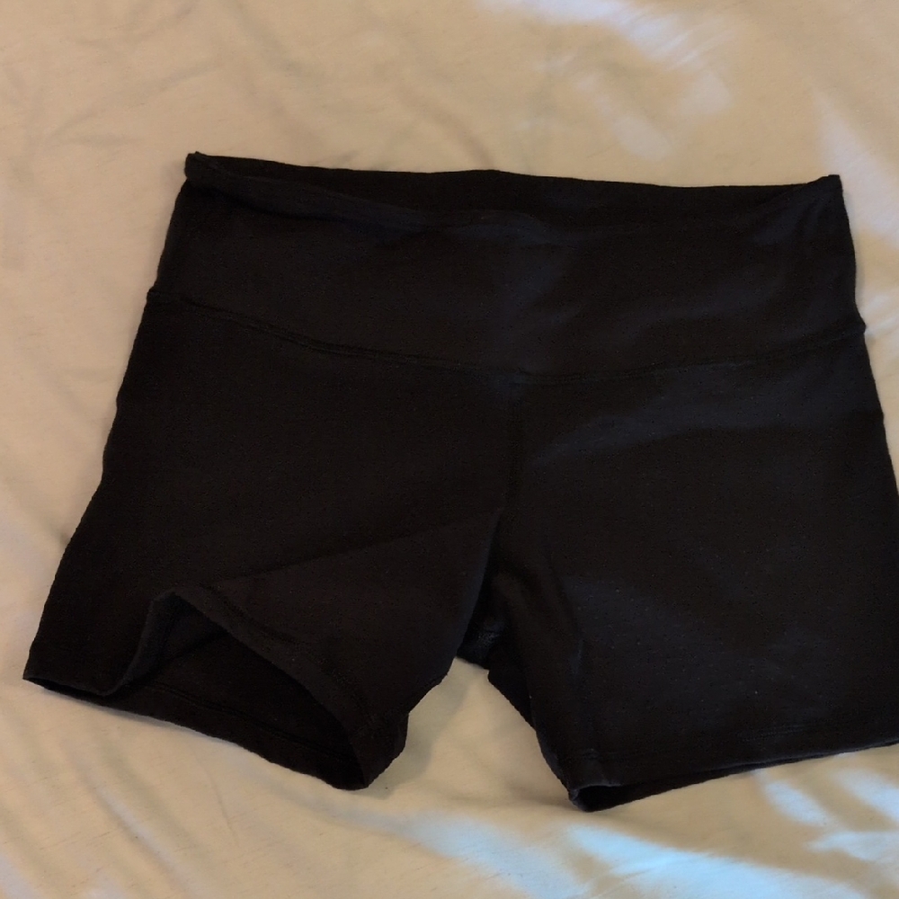 Lulu Groove Shorts